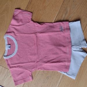 Pajamas short sleeve t-shirt and shorts